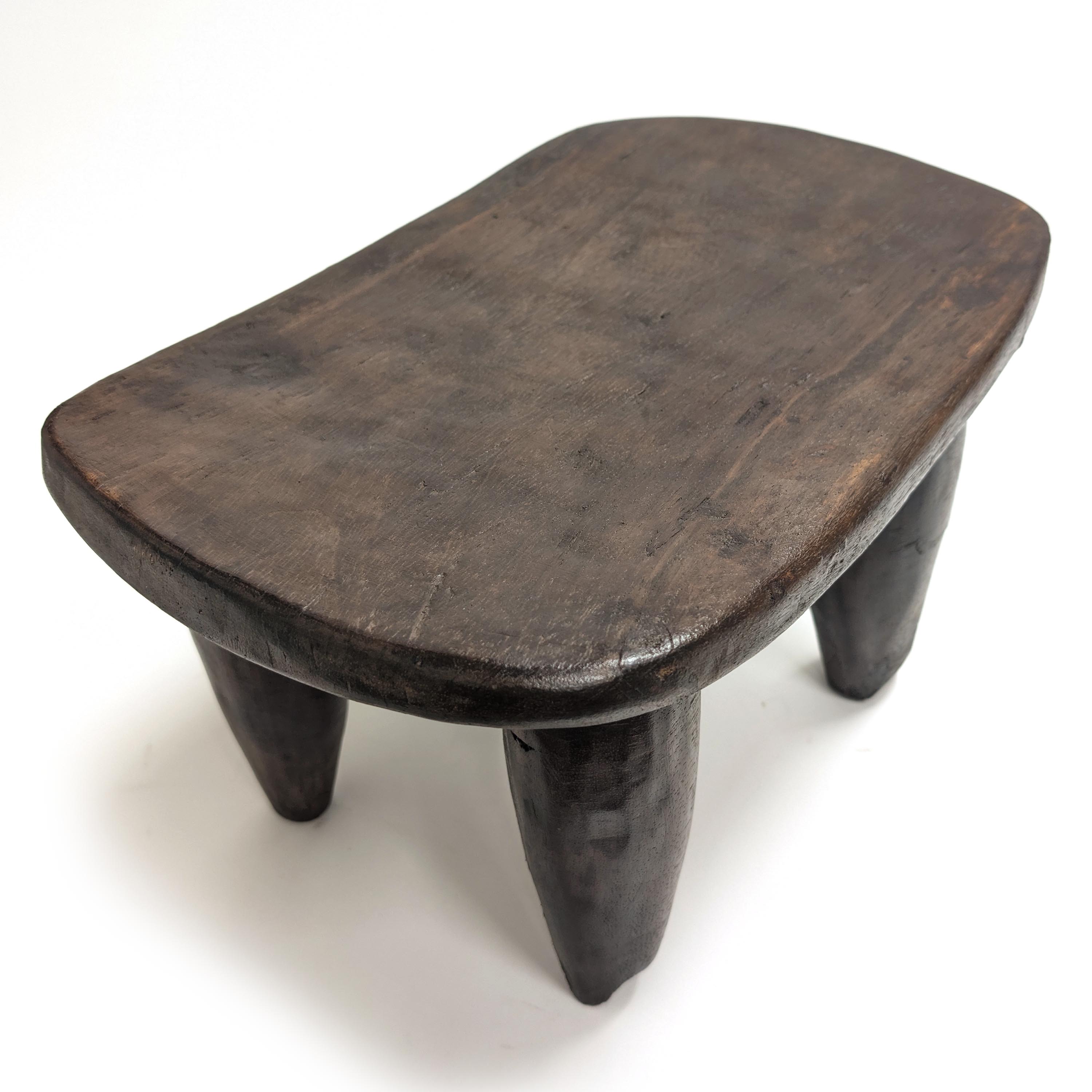 セヌフォ族腰掛 座面42x27cm アフリカの家具 スツール 椅子 （p265-31 
