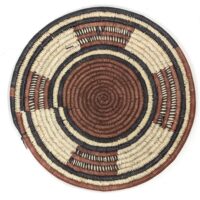 Alternative view of アフリカの水草製 渦巻きトレー なべ敷き （r153-28）