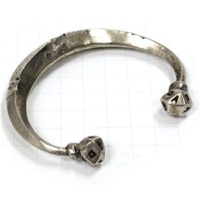 Alternative view of アフリカン メタリック 大型 ブレスレット 金属バングル （r211-02）