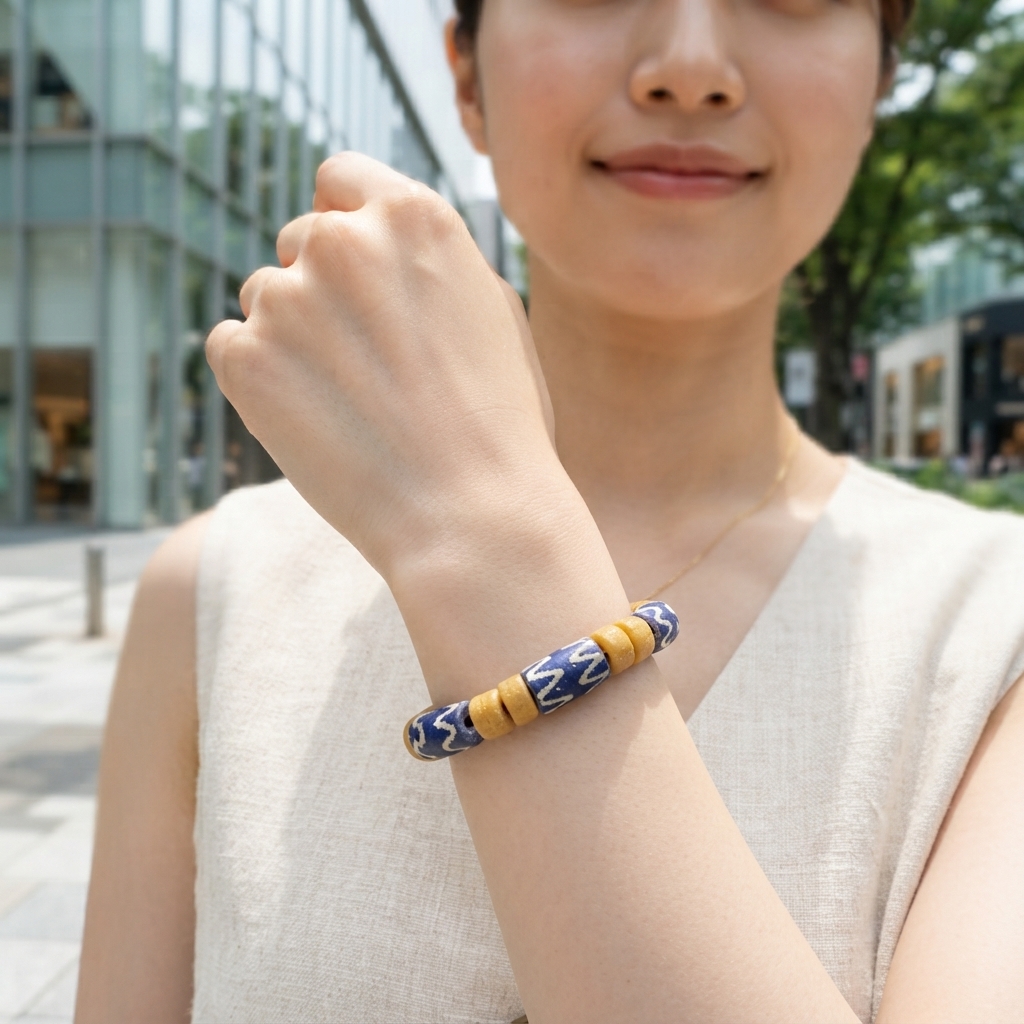 アフリカン  再生ガラスビーズ ブレスレット ゴム芯 （r211-07）（AI生成イメージ）