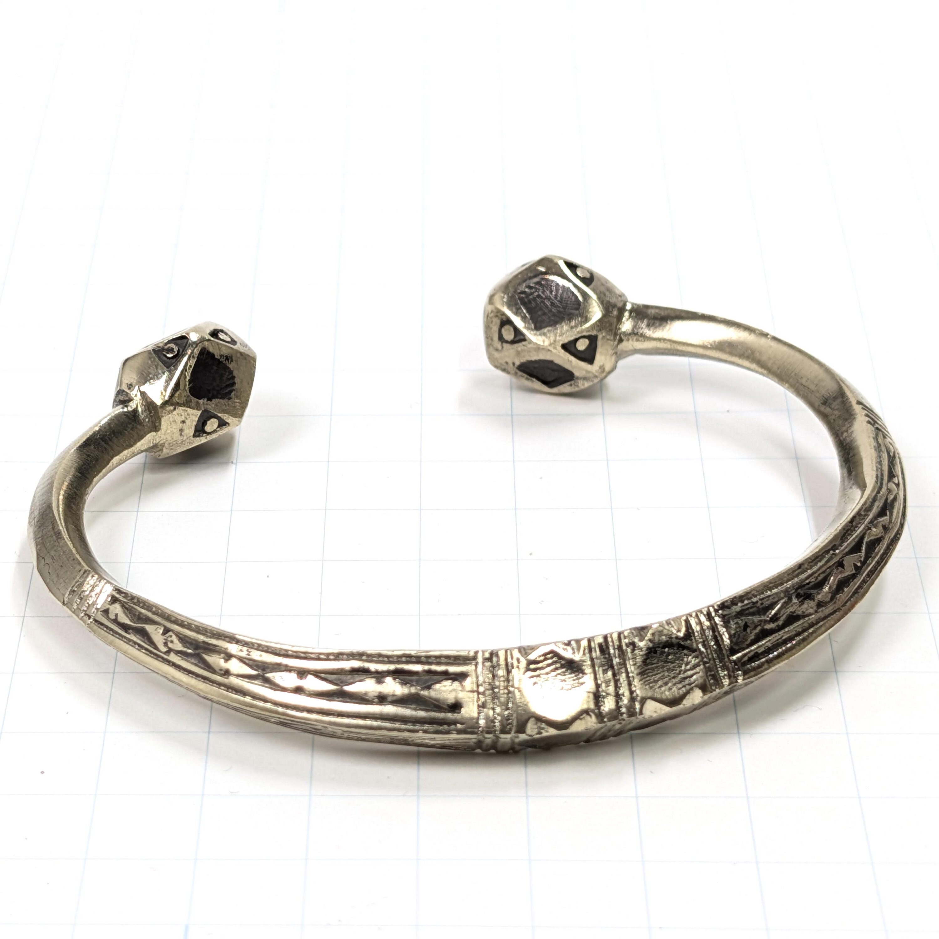 アフリカン メタリック 大型 ブレスレット 金属バングル （r216-17）