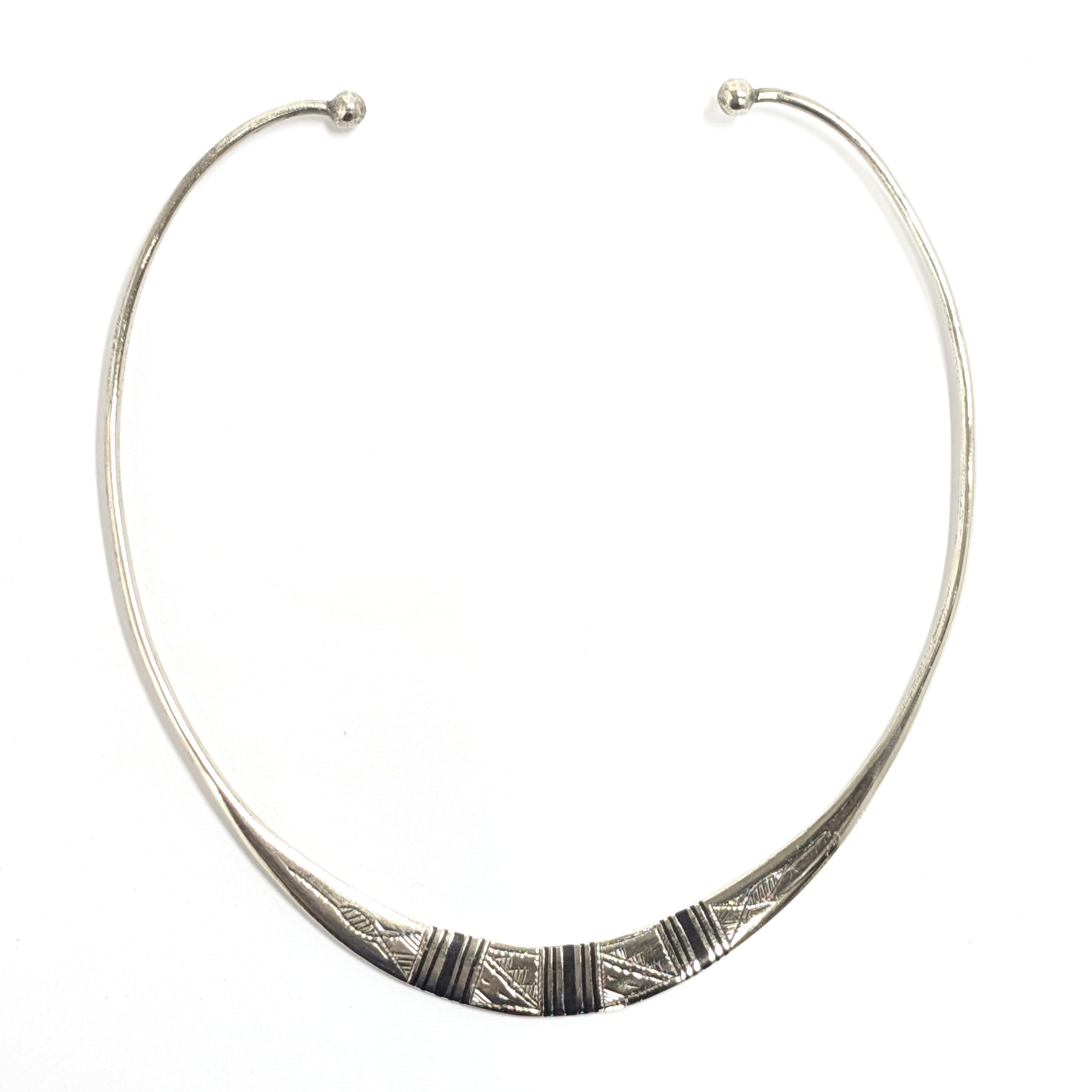 トゥアレグ族 チョーカー メタルトルク ネックレス ホワイトブラス （r219-09）