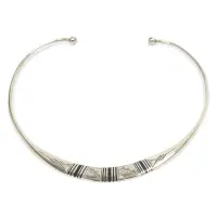 Alternative view of トゥアレグ族 チョーカー メタルトルク ネックレス ホワイトブラス （r219-09）